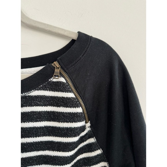 Lauren Ralph Lauren Striped Sweatshirt Size Medium - Picture 4 of 5